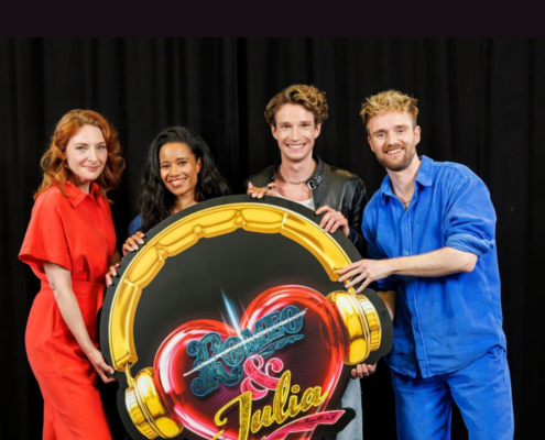 UND JULIA - Credits: Stage Entertainment - Morris MacMatzen