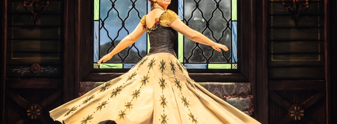 Disneys DIE EISKÖNIGIN - Kim Fölmli in der Rolle der Prinzessin Anna - Credits: Johan Persson - Stage Entertainment