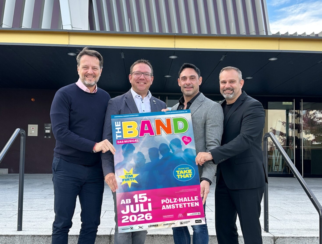 AVB Musical Sommer 2026 - THE BAND - Vizebürgermeister Gerhard Riegler, Bürgermeister Christian Haberhauer, Intendant Alex Balga, Geschäftsführer AVB Christoph Heigl - Credits: AVB