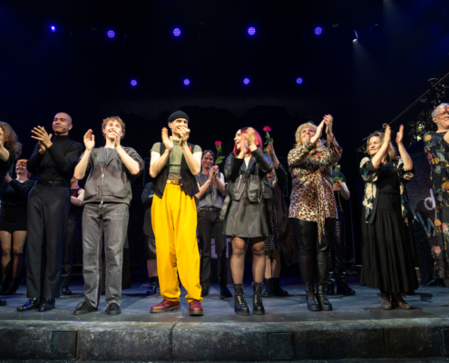 WIR SIND AM LEBEN - Credits: Dominic Ernst