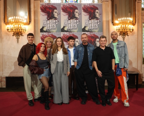 WIR SIND AM LEBEN - Credits: Brigitte Dummer